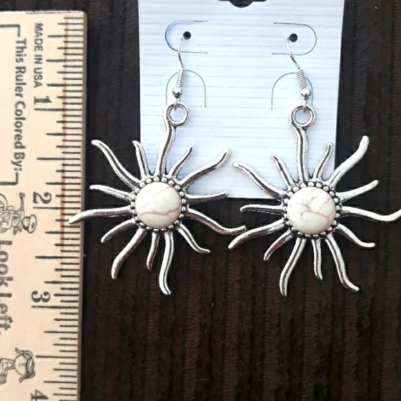2x*Host Pick*Beautiful sun earrings - Picture 11 of 11